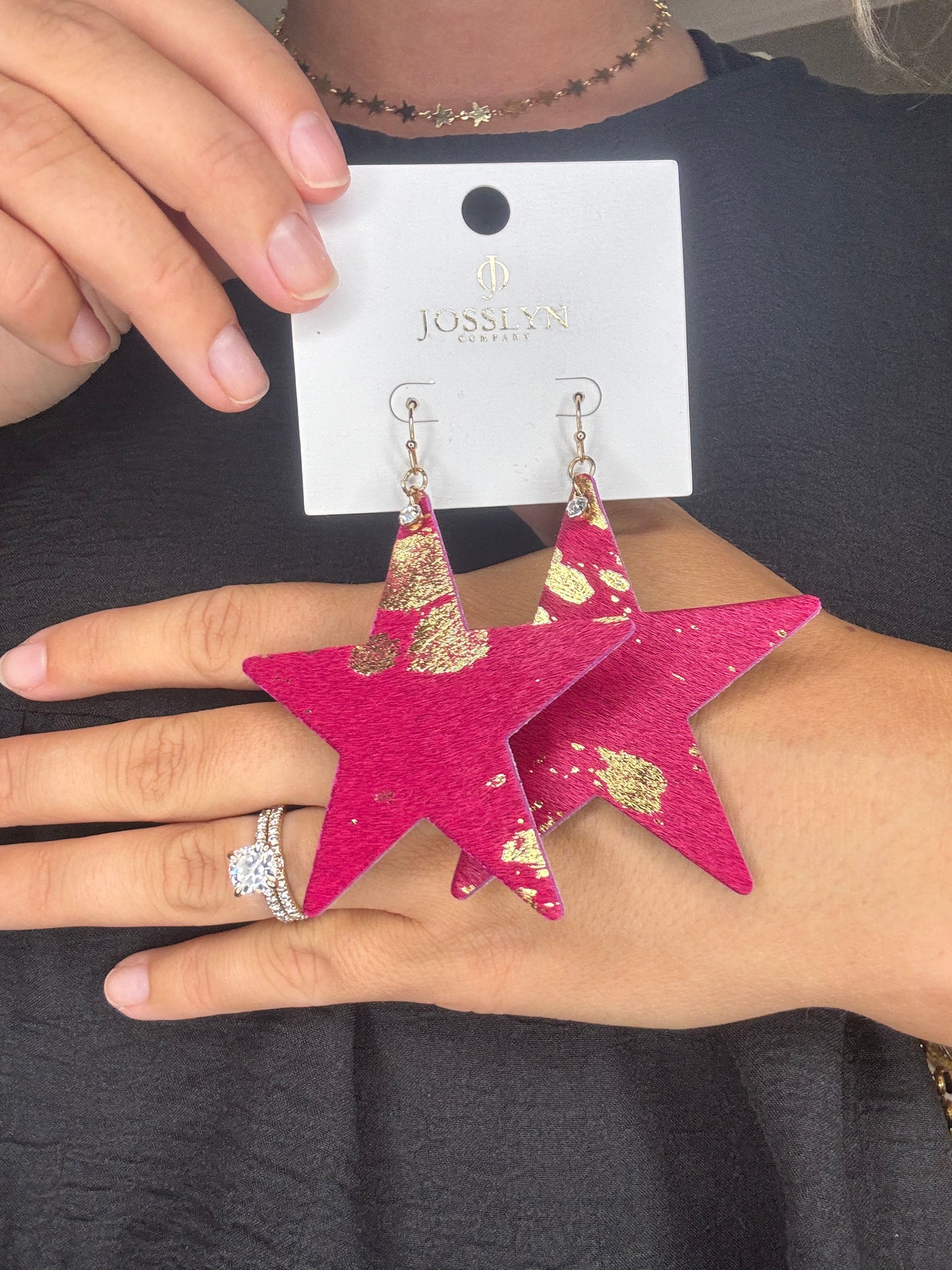 Star Shape Faux Leather Earring [Fuchsia]