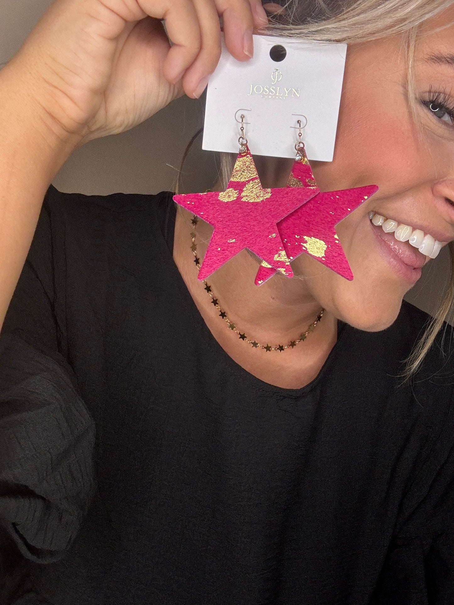 Star Shape Faux Leather Earring [Fuchsia]