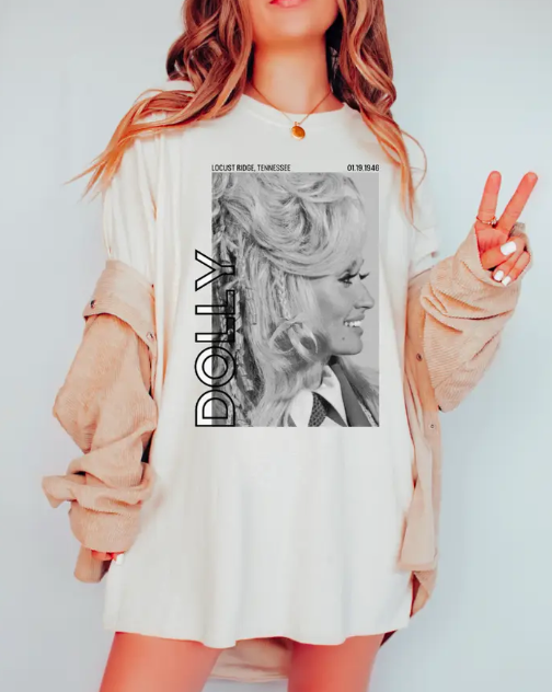 Dolly Parton 1946 - Graphic Tee